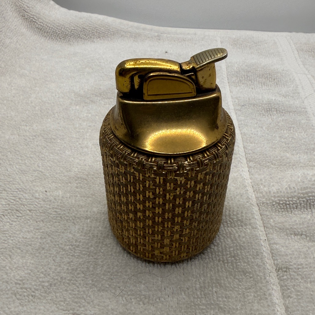 Rare Vintage Evans Usa Table Lighter In A Gold Napier Weave Tube Holder